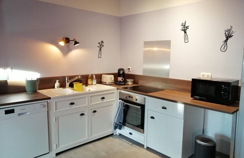 Charroux Cottage | Cozy gîte in Charroux, comfort for 6 people, near nature and Vichy