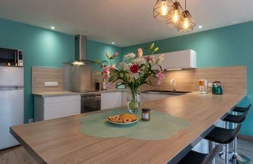 Venisey Cottage | Cozy gîte with garden, fireplace and playground in Venisey