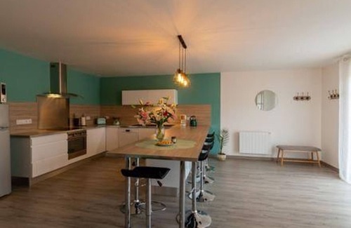 Venisey Cottage | Cozy gîte with garden, fireplace and playground in Venisey