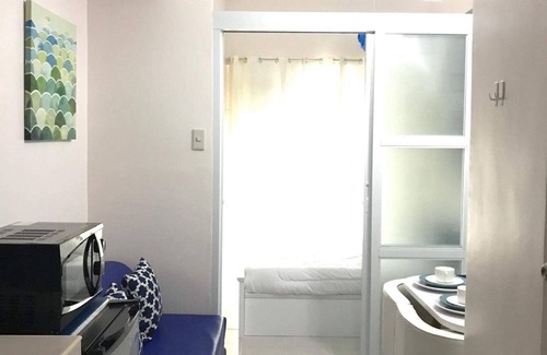 Silang Junction South Condo | Cozy Greek Chic 1BR Unit in Tagaytay - Aneto Meros