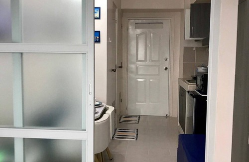 Silang Junction South Condo | Cozy Greek Chic 1BR Unit in Tagaytay - Aneto Meros
