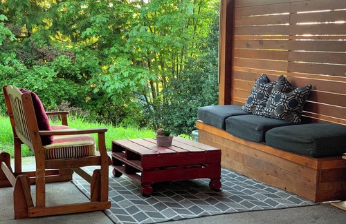Mill Bay House | Cozy ground floor suite near the ocean waters of Mill Bay