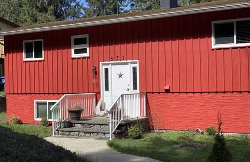 Mill Bay House | Cozy ground floor suite near the ocean waters of Mill Bay