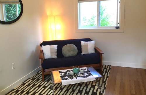 North City Cottage | Cozy Hayloft in the quiet forested suburbs of Seattle, close to lightrail