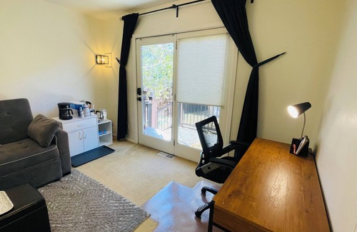 Barths Apartment | Cozy Hideaway by Red Rocks, Downtown Denver, Hiking, and Mountains ❤️