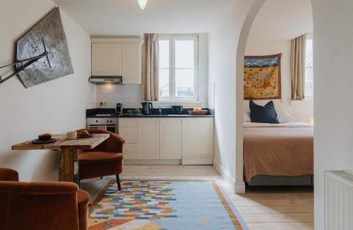 Zurenborg Apartment | Cozy Hideaway Near the Heart of Antwerp