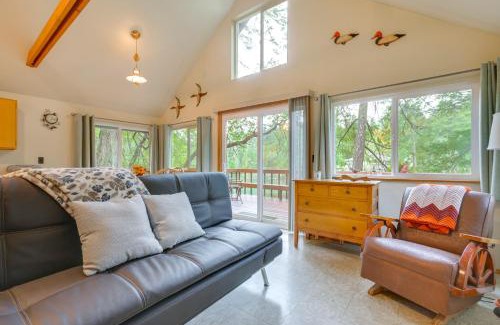 Longbranch Apartment | Cozy Hideaway on Key Peninsula with Serene Views!