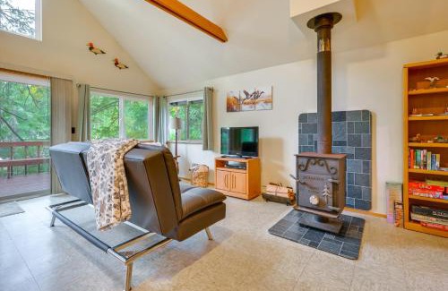 Longbranch Apartment | Cozy Hideaway on Key Peninsula with Serene Views!