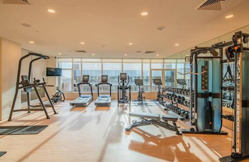 Downtown Phoenix Apartment | Cozy HighRise 23th Flr,Gym,Parking,Pool,W-D,Golf