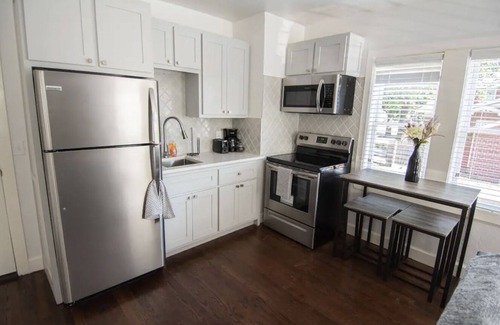 Midtown Apartment | Cozy Historic 1BD near Downtown