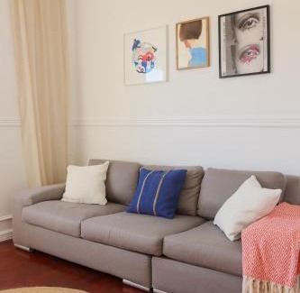 Santa Engracia Apartment | Cozy Historic 2BR Lisbon Apartment