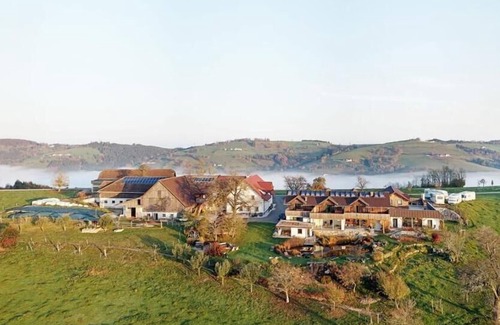 Waidhofen An Der Ybbs Apartment | Cozy holiday home with a balcony with a view of the Ybbstal Alps