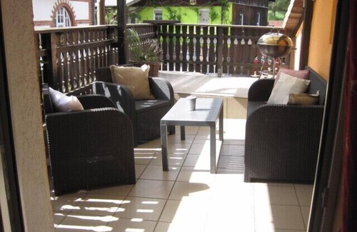 Roedental Apartment | Cozy holiday home (75sqm) with natural wood furniture