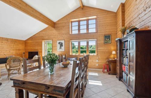 Kirke Hyllinge House | Cozy Holiday Home Near The Fjord And Bathing Pier
