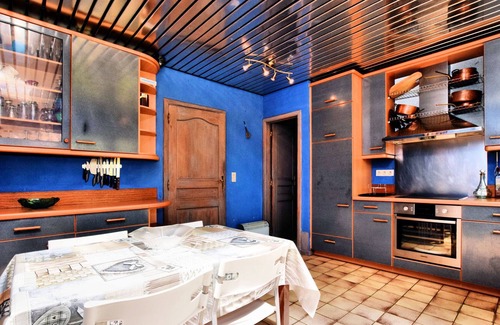 La Reid House | Cozy holiday home in Liege with furnished garden