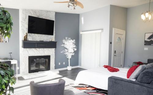 East Forest Villa | Cozy home, 10 minutes away from downtown