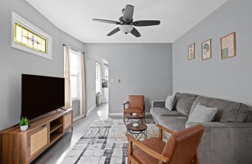 Wallington Apartment | Cozy Home, 19 min to NYC, 3 Car Driveway