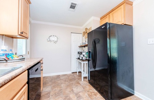 Perry House | Cozy home 2 min to Fairgrounds w/Trailer parking