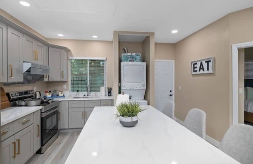 Altadena House | Cozy Home｜6 Min to Beach｜30 Days Minimum