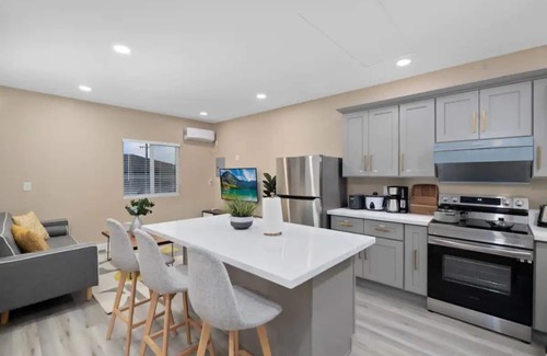 Altadena House | Cozy Home｜6 Min to Beach｜30 Days Minimum