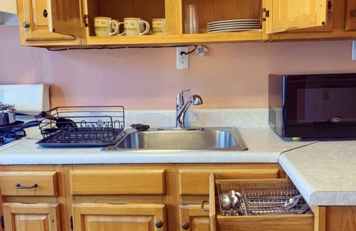 Williamsbridge House | Cozy Home Away From Your Home