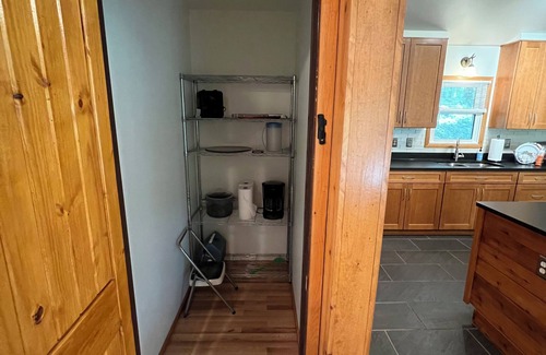 Huntingdon House | Cozy Home & Cabin near Seven Points at Raystown Lake, Holiday Hills
