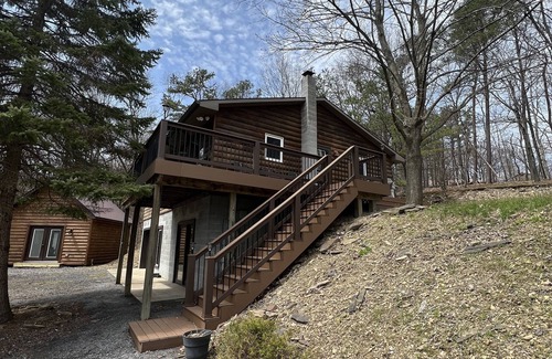 Huntingdon House | Cozy Home & Cabin near Seven Points at Raystown Lake, Holiday Hills