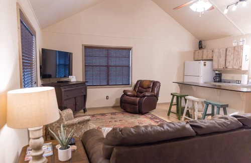Concan House | Cozy home for the smaller family