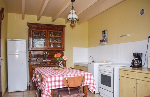 Caouennec-Lanvezeac House | Cozy home in Caouennec-Lanvezeac