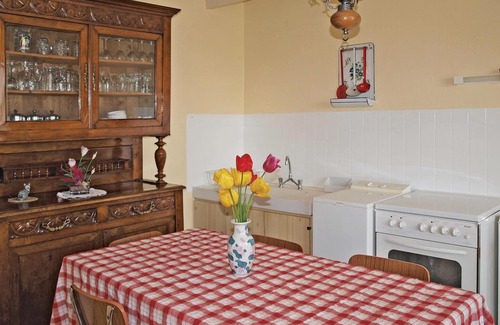 Caouennec-Lanvezeac House | Cozy home in Caouennec-Lanvezeac