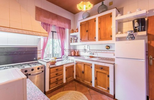 Aldeaquemada House | Cozy home in Aldeaquemada with WiFi