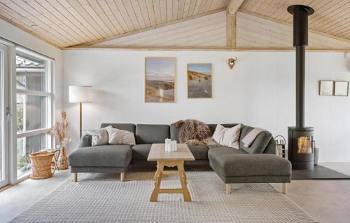 Maribo House | Cozy Home In Askø With Wifi