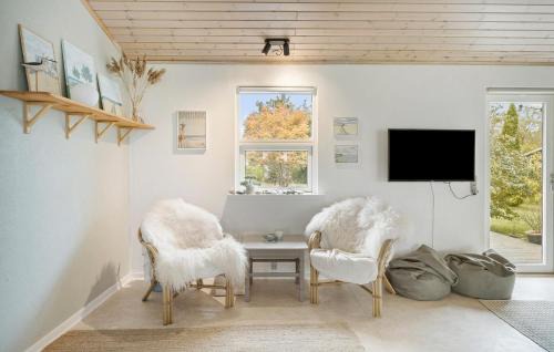 Maribo House | Cozy Home In Askø With Wifi