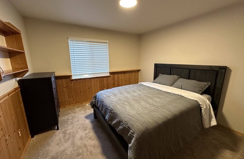 Auburn House | Cozy home in Auburn, 3 minutes to Pacific Raceway and 20mins from airport