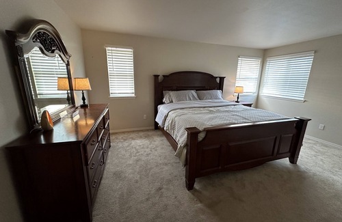 Auburn House | Cozy home in Auburn, 3 minutes to Pacific Raceway and 20mins from airport