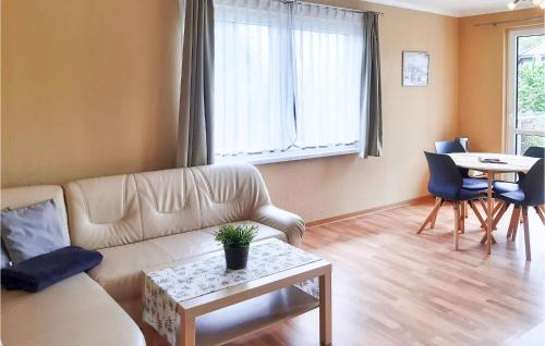 Behrenhoff House | Cozy Home In Behrenhoffneu Dargel