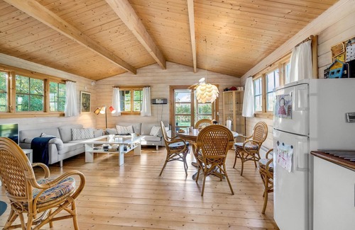 Bog By House | Cozy home in Bogø By with WiFi