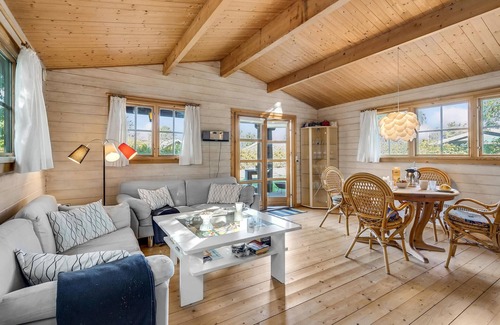 Bog By House | Cozy home in Bogø By with WiFi