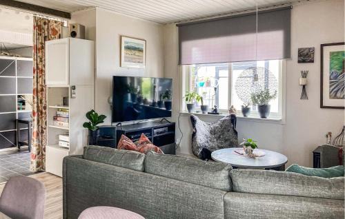 Borgholm House | Cozy Home In Borgholm With Wifi
