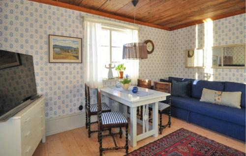Borlange House | Cozy Home In Borlänge With Lake View