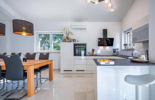 Krsan House | Cozy home in Cambarelici
