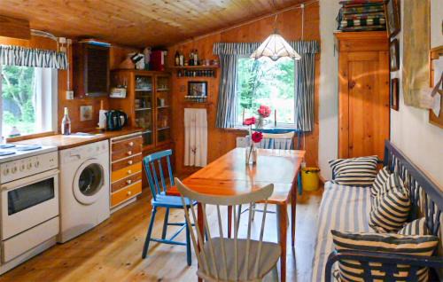 Dals Rostock House | Cozy Home In Dals-Rostock With Kitchen