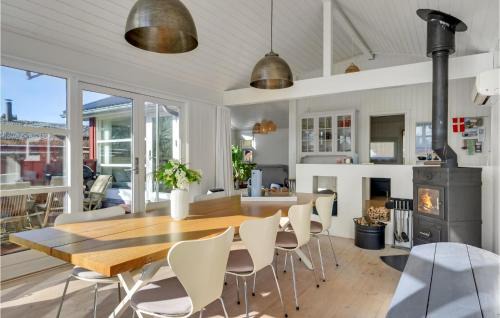 Dronningmolle House | Cozy Home In Dronningmølle With Wifi