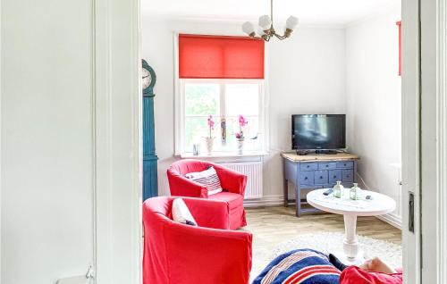 Edsbruk House | Cozy Home In Edsbruk With Kitchen