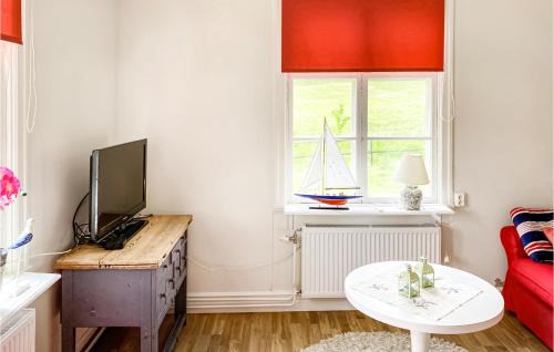 Edsbruk House | Cozy Home In Edsbruk With Kitchen