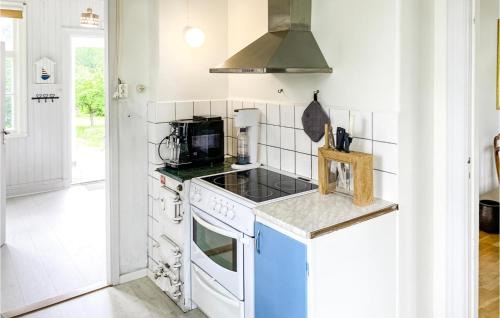 Edsbruk House | Cozy Home In Edsbruk With Kitchen