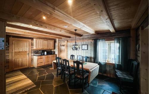Hundorp House | Cozy Home In Fåvang With Wifi