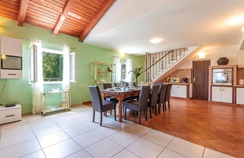 Muc House | Cozy home in Gizdavac with WiFi
