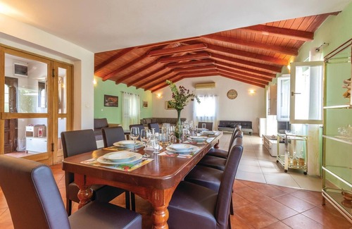 Muc House | Cozy home in Gizdavac with WiFi