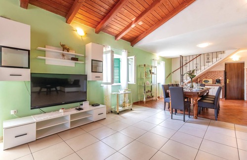 Muc House | Cozy home in Gizdavac with WiFi